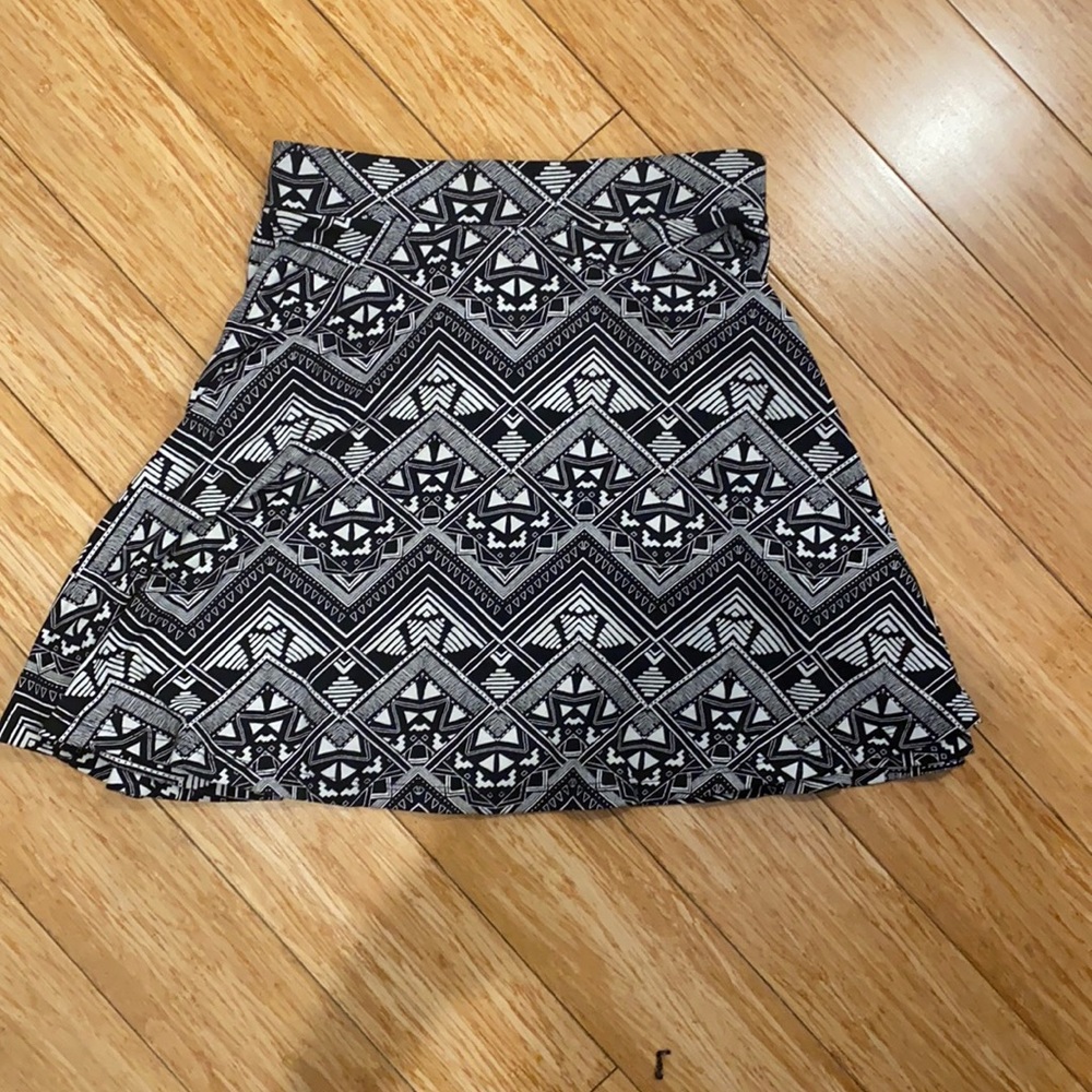 PINK/VS pattern skirt